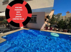 Luxueuse Villa avec Piscine Jardin WIFI et Parking au centre ville